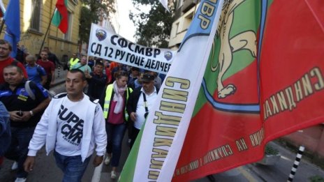 Протестите на полицаи продължават