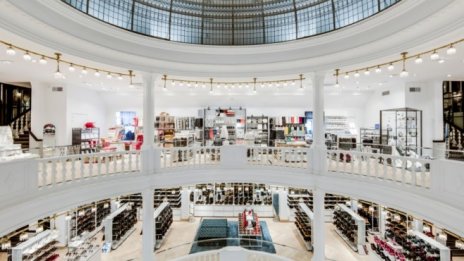 Мрачните коледни празници за H&M