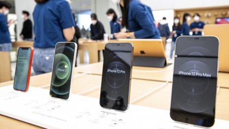 Apple прехвърля част от производството си извън Китай