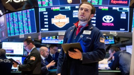 Dow докосна нов рекорд, подкрепен от данните за безработицата*