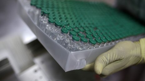 AstraZeneca може да достави под половината ваксини за ЕС, очаквани до юни