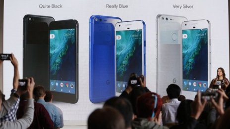 Със смартфоните Pixel и Pixel XL Google се изправя срещу Apple