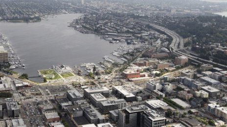 Amazon се опълчва срещу данък за бездомни в Сиатъл