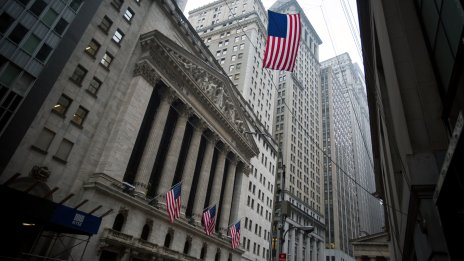 Акциите на UnitedHealth потопяват Dow с 300 пункта надолу*