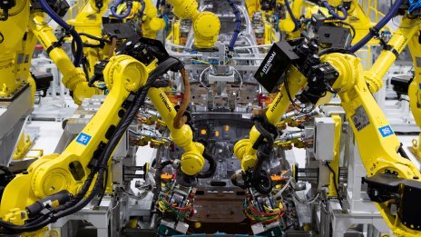 Hyundai се фокусира върху хибридите, тъй като търсенето на електромобили отслабва