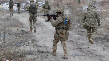 САЩ разрешават балтийските страни да изпратят американски оръжия в Украйна