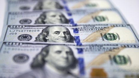 JPMorgan очаква доларът да остане силен