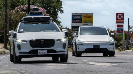 Роботакситата на Waymo са изминали над 160 млн. км, удвоявайки общия пробег за шест месеца