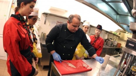 Работодатели настояват за по-ниски заплати по договори за дуално обучение