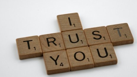 Edelman: Доверието в развитите демокрации се срива