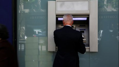 Кои банки привличат вниманието преди резултатите от стрес тестовете в ЕС