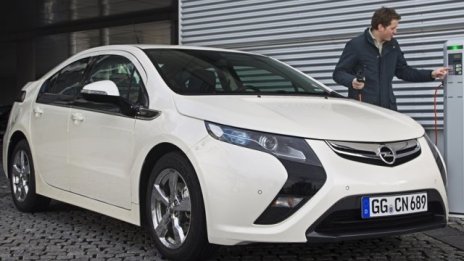 Opel Ampera стана с 15 000 лв. по-достъпен