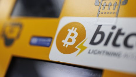 Биткойнът отново е рекордьор с обръщането на инвеститорите към риска