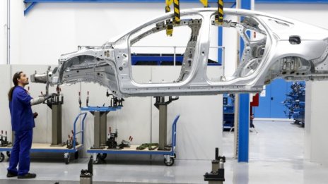 И Ford свива производството заради войната в Украйна