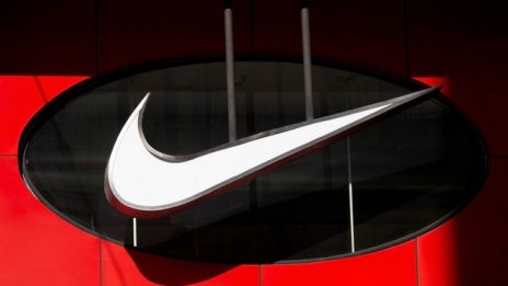 Цената на акциите на Nike се насочва към най-големия си тримесечен спад от 2008 г.