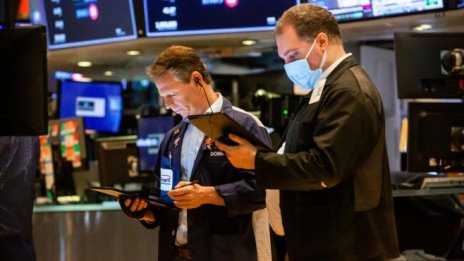 Предупрежденията за инфлацията изпратиха американските борси на червено