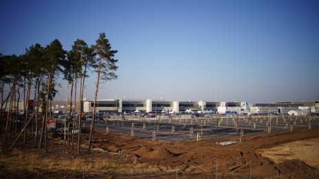 Илон Мъск пристигна в Германия за откриването на гигафабриката