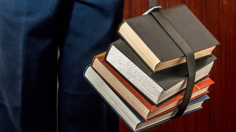 Как платформата Athena Uni помага на студентите за учебния процес