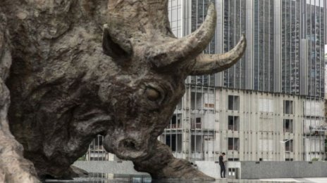 Китай премахва квотите за чуждестранни инвестиции в акции и облигации