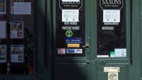 Финансовият министър наля още масло в огъня на жилищния пазар във Великобритания