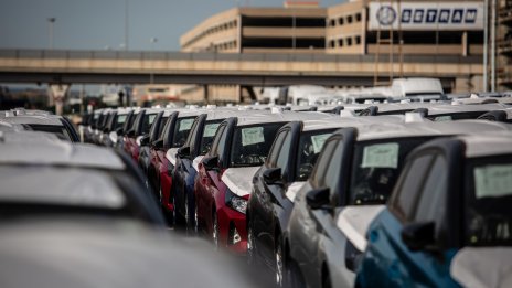 Германската VDA понижи целогодишната си прогноза за доставките на коли за САЩ 