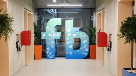 Facebook подписа сделка за лицензирана музика и със Sony