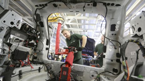 Износът за ЕС стимулира автомобилното производство във Великобритания през октомври