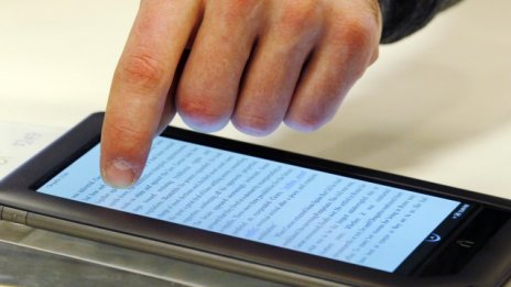 Amazon търси решение на спора си с Hachette Book Group