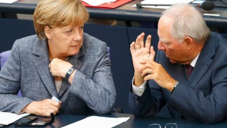 С голямо мнозинство Бундестагът одобри спасителния план за Гърция