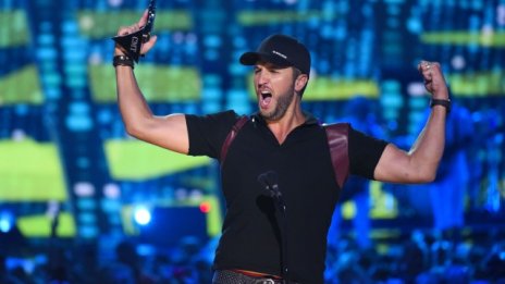 Кънтри певецът Люк Браян начело на топ 200 за албуми на Билборд