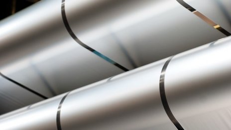Скъпият алуминий увеличава стойността на продажбите на "Алкомет", но не го спасява от загубата