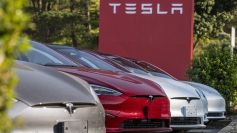 Tesla се сблъсква с нова сервизна акция заради своята система Autopilot