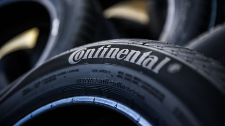 Как изкуственият интелект трансформира дизайна на автомобилните гуми?