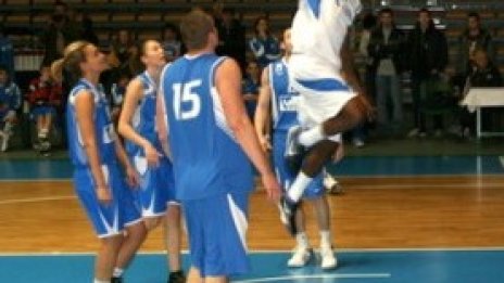 Частен съдебен изпълнител опитва за втори път да продаде зала "Универсиада"