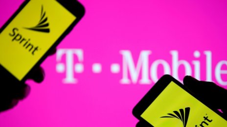 Напредъкът по сливането на T-Mobile и Sprint отново цикли