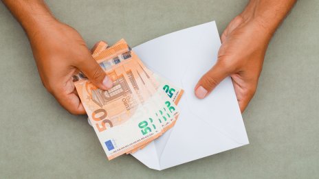 АИКБ: Сивата икономика на България се свива до 20%