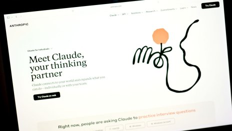 Anthropic ще плати поне 1,5 млрд. долара заради незаконно използване на книги за обучение на AI