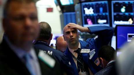 Dow се понижи със 150 пункта след спад на технологичния и енергийния индекс