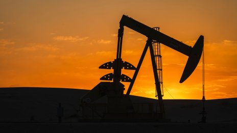 Петролът Брент се насочва към най-слабия си април в историята*