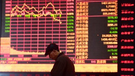 Подновеното напрежение на търговския фронт срина китайските пазари