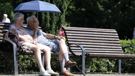 Линията на бедност остава без промяна, но бедните намаляват