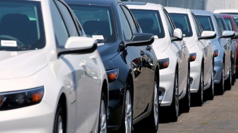 Продажбите на нови коли в България с рекорден ръст от над 40% през октомври