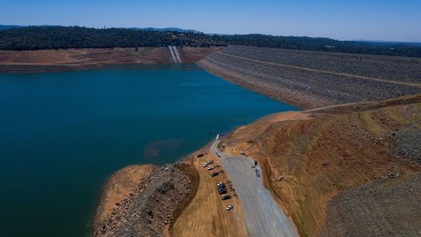 Експлозия в електроцентрала на Enel в Италия, шестима души са в неизвестност