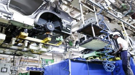 Страхът от COVID парализира автомобилното производство в индийския Детройт