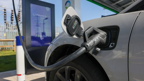 Автомобилните концерни запретват ръкави, за да отговорят на новите цели на ЕС за емисиите