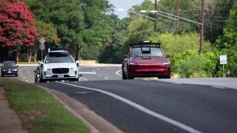 Автопроизводителите искат от САЩ да ускорят работата по правилата за автономните коли