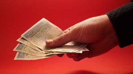 Социалното министерство предлага 460 лева минимална заплата от 1 януари