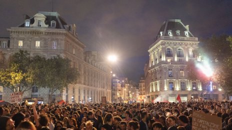 Богати французи обмислят бягство в чужбина след изборите