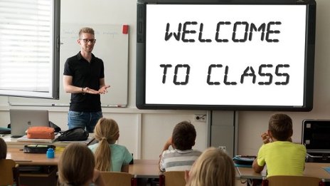 Стартовата заплата за учители става 1260 лв. от началото на 2021 г.