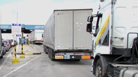 200 млн. евро губят превозвачите заради опашките на границата с Румъния